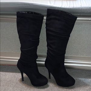 Black suede heel boots